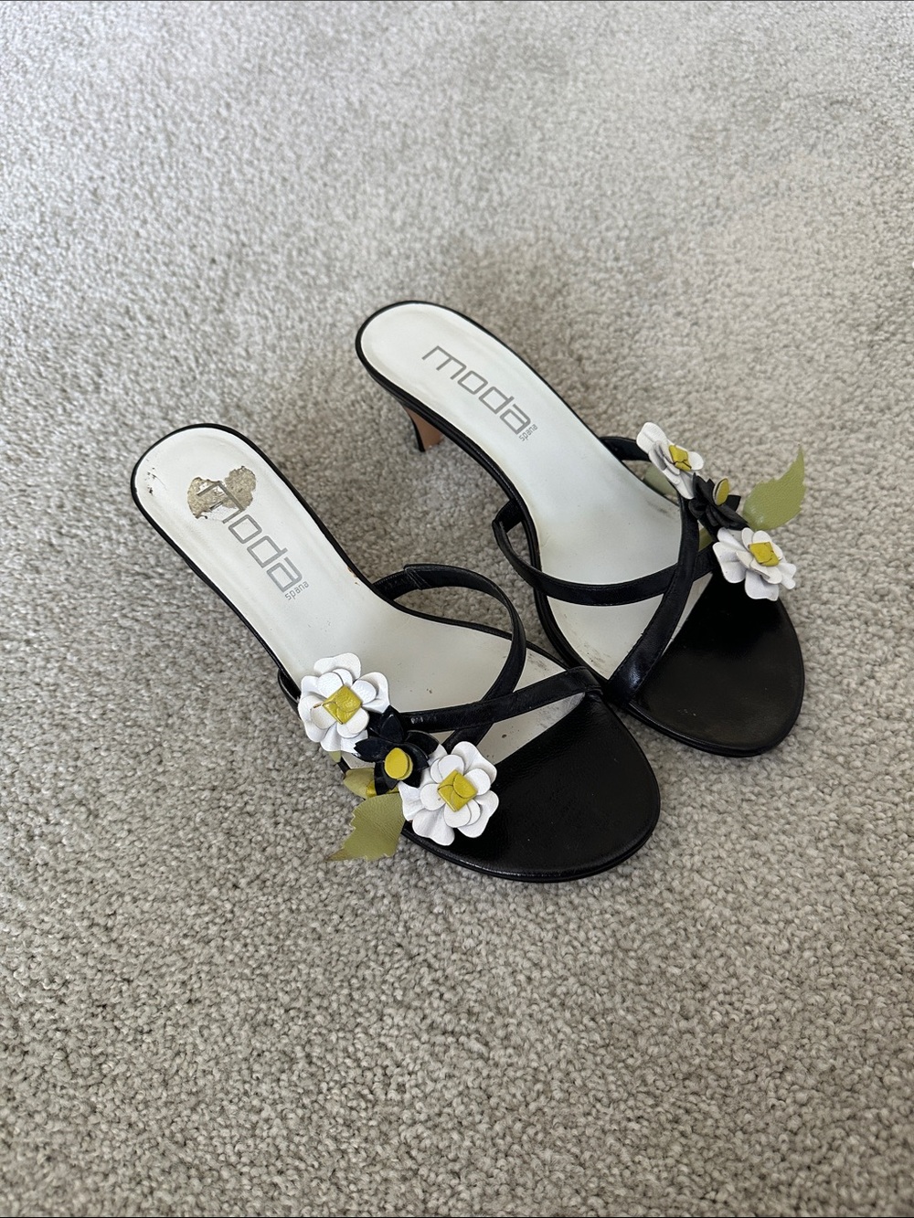 Moda Black Leather Floral Slip-On Mules with White and Yellow Accents